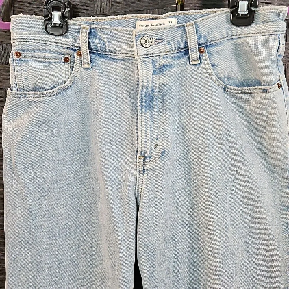 Abercrombie & Fitch The 90's High Rise Light Wash Jeans Size 29 (Size 8) - Picture 4 of 15